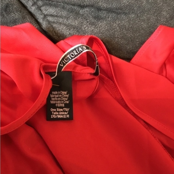 Victoria’s Secret Red OSFM LOVE short sleeve robe/cover up - Picture 9 of 11